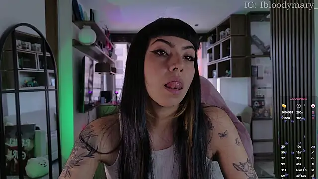Snapshot of Saraa_Desiree chatting on June 1, 2026, 7:59 pm Saraa Desiree online show from June 1, 2026, 7:59 pm