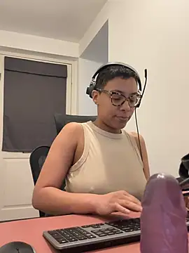 Melia Rayne online show from March 5, 2026, 10:44 am