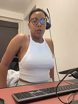 Melia Rayne online show from March 12, 2026, 10:43 am