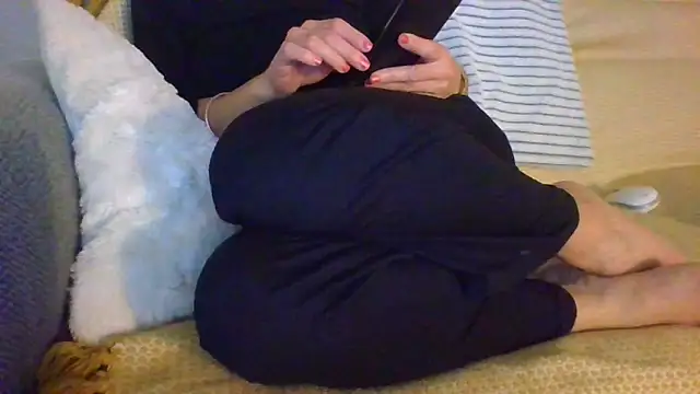 Valentinette online show from November 22, 2025, 9:25 pm