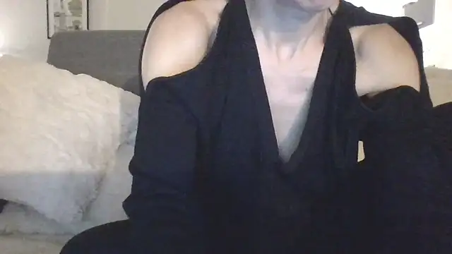 Snapshot of Valentinette chatting on March 6, 2026, 9:11 pm Valentinette online show from March 6, 2026, 9:11 pm