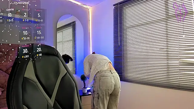 Snapshot of elaia_muller_ chatting on March 19, 2025, 2:02 pm elaia muller online show from March 19, 2025, 2:02 pm