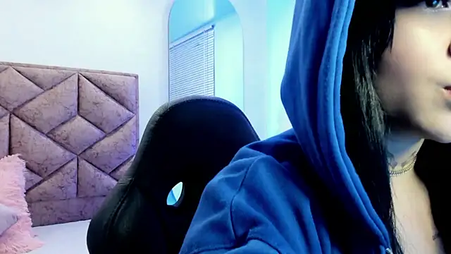 Snapshot of elaia_muller_ chatting on November 22, 2025, 3:16 am elaia muller online show from November 22, 2025, 3:16 am