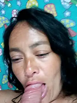 Snapshot of sarayulith chatting on April 16, 2026, 12:39 pm sarayulith online show from April 16, 2026, 12:39 pm