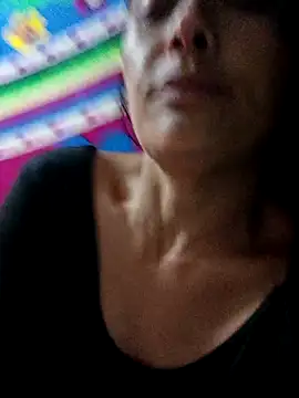 Snapshot of sarayulith chatting on May 9, 2026, 2:39 am sarayulith online show from May 9, 2026, 2:39 am