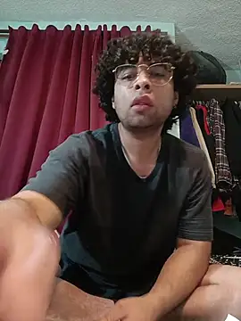 Snapshot of DocPepino chatting on February 4, 2026, 3:56 am DocPepino online show from February 4, 2026, 3:56 am