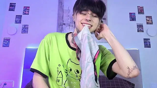 Alex Vallley online show from March 18, 2026, 11:08 pm