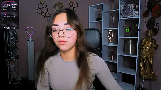 kiki swan online show from November 21, 2025, 9:30 am