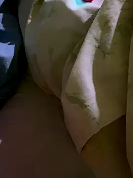 Snapshot of UproseOval chatting on September 12, 2025, 8:31 pm UproseOval online show from September 12, 2025, 8:31 pm