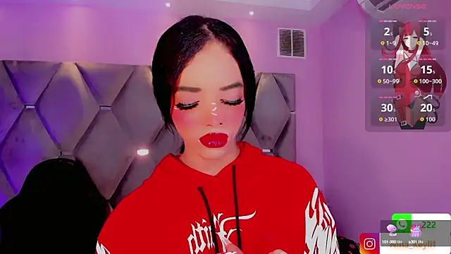 Snapshot of Nina_Keyli chatting on October 14, 2025, 7:58 pm Nina Keyli online show from October 14, 2025, 7:58 pm