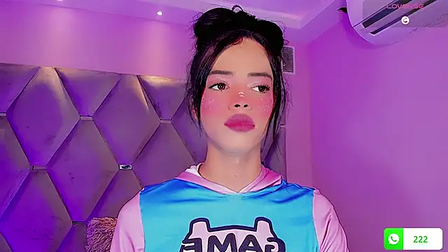 Snapshot of Nina_Keyli chatting on November 17, 2025, 7:41 pm Nina Keyli online show from November 17, 2025, 7:41 pm