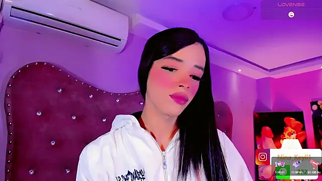 Snapshot of Nina_Keyli chatting on December 3, 2025, 9:13 pm Nina Keyli online show from December 3, 2025, 9:13 pm