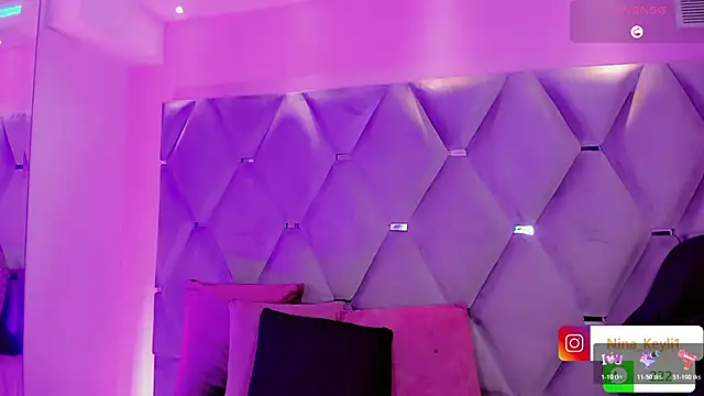 Snapshot of Nina_Keyli chatting on December 15, 2025, 7:40 pm Nina Keyli online show from December 15, 2025, 7:40 pm