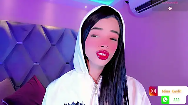 Snapshot of Nina_Keyli chatting on December 18, 2025, 7:31 pm Nina Keyli online show from December 18, 2025, 7:31 pm