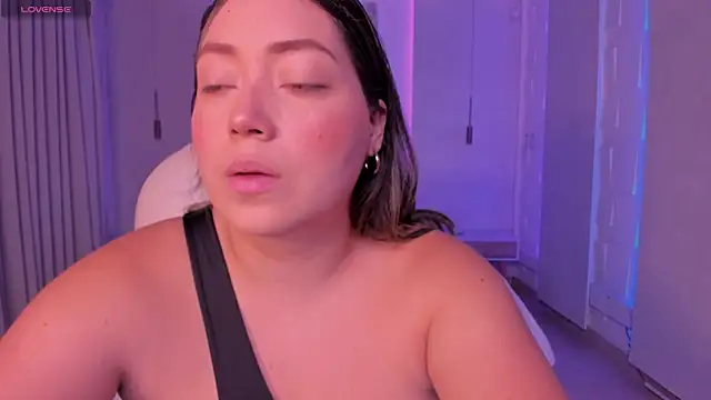 Snapshot of heidy_johns chatting on October 28, 2025, 3:21 am heidy johns online show from October 28, 2025, 3:21 am