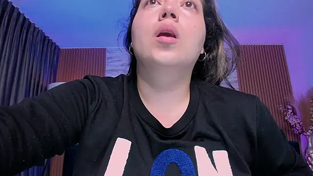 Snapshot of heidy_johns chatting on November 15, 2025, 3:15 am heidy johns online show from November 15, 2025, 3:15 am