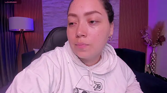 Snapshot of heidy_johns chatting on November 18, 2025, 3:23 am heidy johns online show from November 18, 2025, 3:23 am