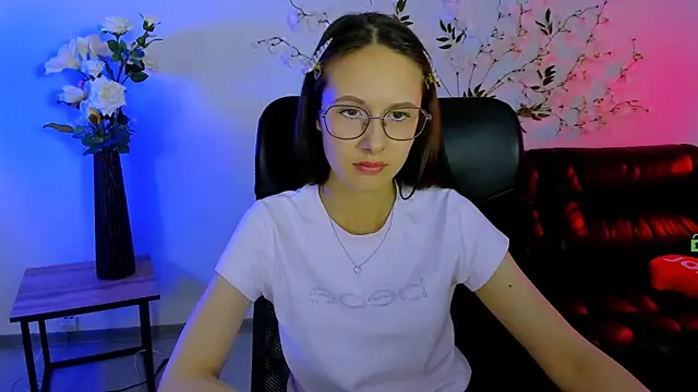 Snapshot of mona_cloud chatting on June 22, 2026, 8:22 am mona cloud online show from June 22, 2026, 8:22 am