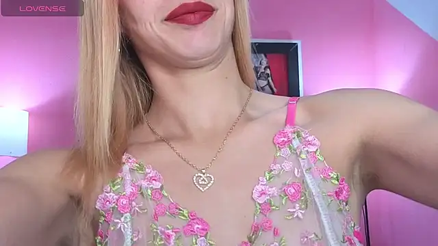 Snapshot of emma_wockll_t chatting on July 8, 2026, 1:04 pm emma wockll t online show from July 8, 2026, 1:04 pm