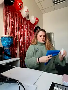 Juicy PeachLux online show from February 27, 2026, 7:52 am