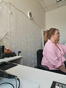 Juicy PeachLux online show from May 29, 2026, 7:06 am