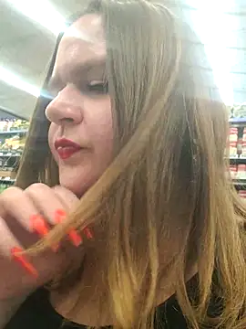 Snapshot of Bigmouthbitch chatting on December 14, 2025, 3:45 am Bigmouthbitch online show from December 14, 2025, 3:45 am