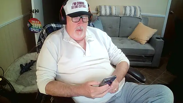 superbearboss online show from March 19, 2026, 4:55 pm