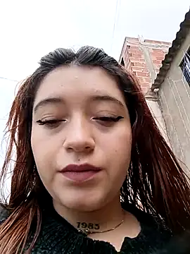 Snapshot of Karina_Leon chatting on December 5, 2025, 5:31 pm Karina Leon online show from December 5, 2025, 5:31 pm