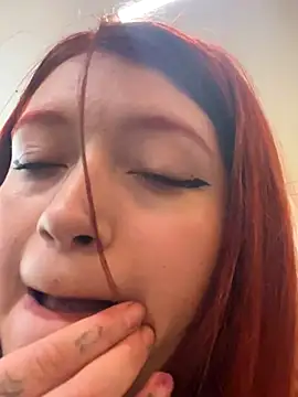 Snapshot of Karina_Leon chatting on December 16, 2025, 8:47 pm Karina Leon online show from December 16, 2025, 8:47 pm