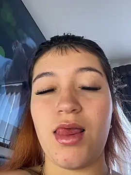 Snapshot of Karina_Leon chatting on July 12, 2026, 5:37 pm Karina Leon online show from July 12, 2026, 5:37 pm
