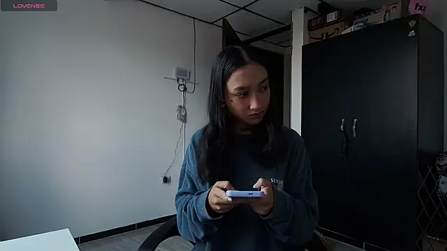 22Amatista online show from March 19, 2025, 2:57 pm