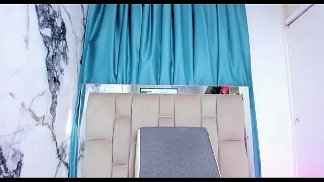 Snapshot of AvaX_777 chatting on November 11, 2025, 12:38 pm AvaX 777 online show from November 11, 2025, 12:38 pm