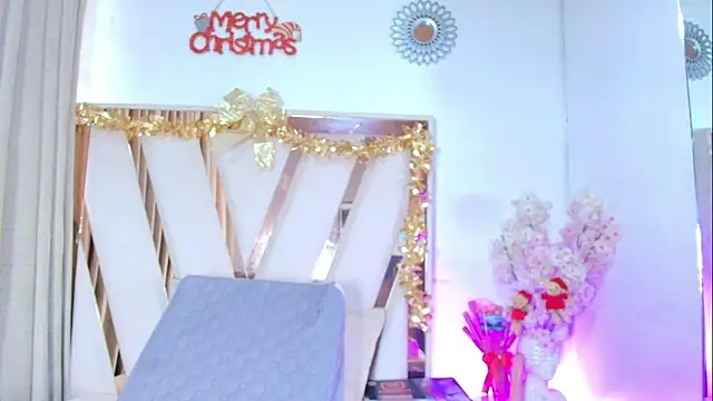 Snapshot of AvaX_777 chatting on December 5, 2025, 7:54 pm AvaX 777 online show from December 5, 2025, 7:54 pm