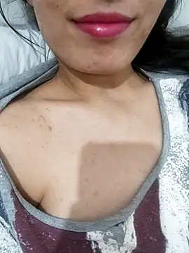 saraaxx1 online show from March 15, 2026, 2:12 pm