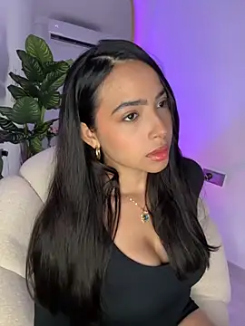  Emily Thompson  online show from October 25, 2025, 1:02 am