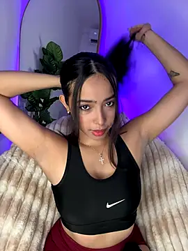  Emily Thompson  online show from November 2, 2025, 11:07 pm