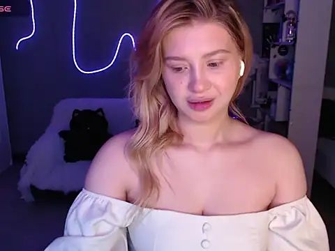 Sweet Nicole 333 online show from June 4, 2026, 10:43 am