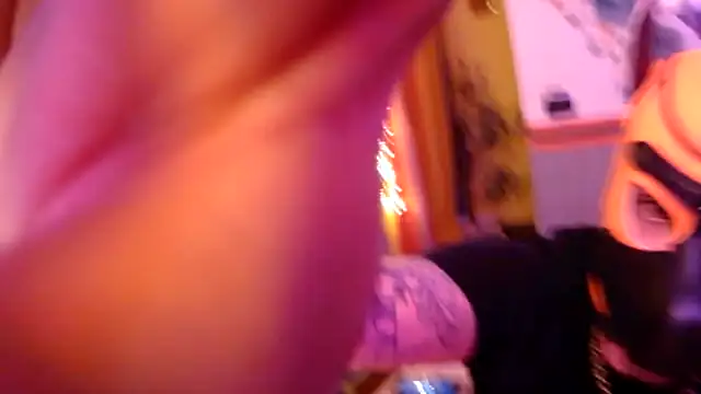 danix wild wolf online show from February 4, 2026, 9:09 pm