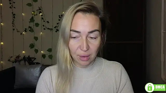 Kiss julli88I online show from November 10, 2025, 6:40 pm