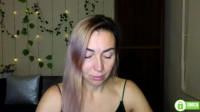 Kiss julli88I online show from November 21, 2025, 6:28 pm