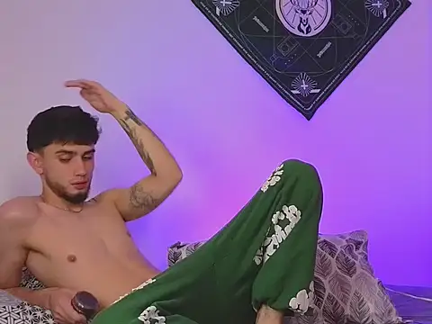 samevansx  online show from October 17, 2025, 12:52 pm