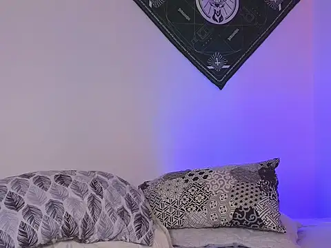 samevansx  online show from October 24, 2025, 2:35 pm