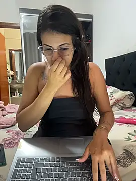 Snapshot of jheicylli chatting on December 4, 2025, 7:33 pm jheicylli online show from December 4, 2025, 7:33 pm