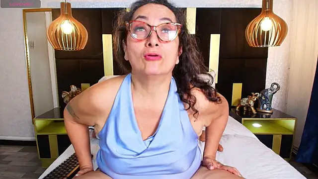 Snapshot of AlessandraLeroy chatting on November 22, 2025, 2:38 pm AlessandraLeroy online show from November 22, 2025, 2:38 pm