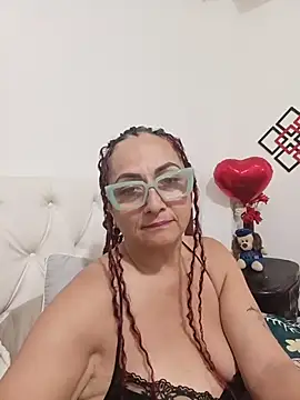 Snapshot of AlessandraLeroy chatting on June 28, 2026, 4:24 pm AlessandraLeroy online show from June 28, 2026, 4:24 pm