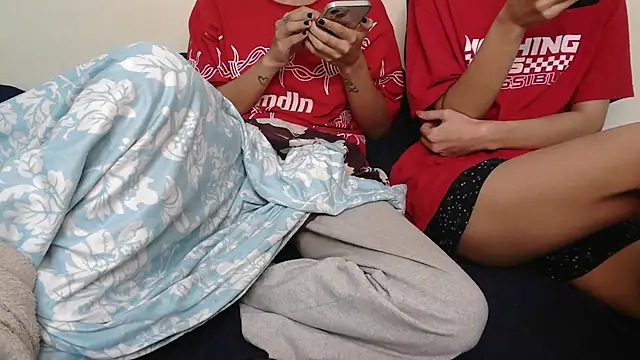 Snapshot of NaughtyThrouple007 chatting on November 20, 2025, 7:30 am NaughtyThrouple007 online show from November 20, 2025, 7:30 am