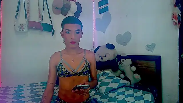 Snapshot of KimberlyXtreme chatting on November 10, 2025, 9:58 pm KimberlyXtreme online show from November 10, 2025, 9:58 pm