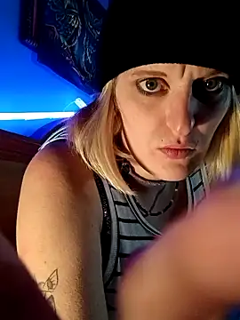 Snapshot of KITTYBOOBOOFUXX chatting on November 3, 2025, 6:25 am KITTYBOOBOOFUXX online show from November 3, 2025, 6:25 am