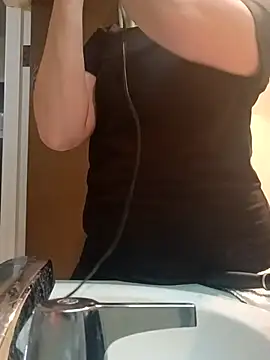 Snapshot of KITTYBOOBOOFUXX chatting on November 18, 2025, 3:12 am KITTYBOOBOOFUXX online show from November 18, 2025, 3:12 am