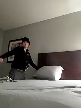 Snapshot of KITTYBOOBOOFUXX chatting on December 3, 2025, 3:47 am KITTYBOOBOOFUXX online show from December 3, 2025, 3:47 am